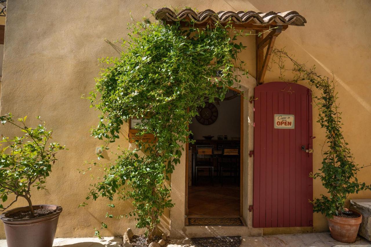 Une Chambre En Luberon Bed & Breakfast Puyvert Exterior photo